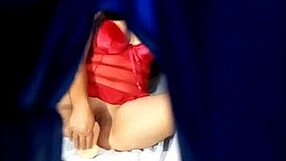 mi vecina culona juega con su coño en video casero y casi me pilla... aguanté para no partirle la concha