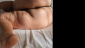 Does fat big-breasted mature squirt in pantyhose with dildo make you hard?