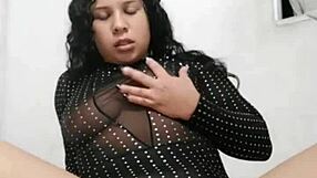 Bold Teen Fingers Pussy Live for Subscribers