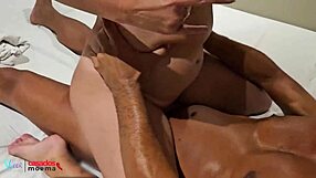 a sra moema tira leite do macho tres vezes na boca