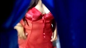 mi vecina culona juega con su coño en video casero y casi me pilla... aguanté para no partirle la concha