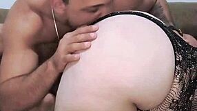 eating this hot pregnant pussy till she squirts all over