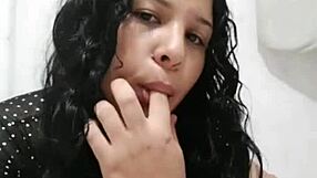 Bold Teen Fingers Pussy Live for Subscribers