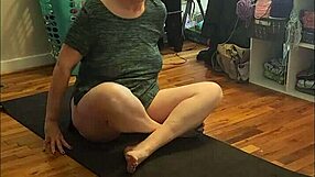 damn this hot milf's big ass pussy flex in morning yoga