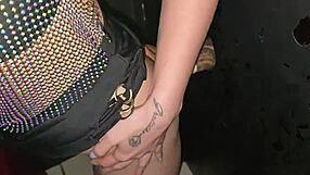 ei, nem sempre dá pau bom no gloryhole... corno filmou eu chupando esse pauzinho fino pov