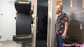 Brazilian tranny Lohara Lomark takes charge with a willing partner