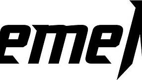 damn what a wild bathroom threesome with ass worship and pussy licking