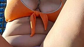 i filmed this hot beach flash vid just for my lover...