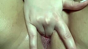 Saudi arabian snowbunnies shake legs crying from multiple squirting orgasms