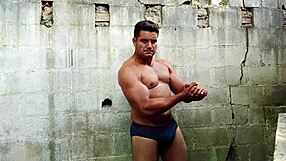 Yuri Gaucho Bodybuilder Strokes Muscular Cock to Massive Cumload