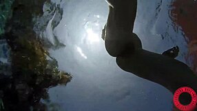 Watch Samantha Rones finger fuck her big pussy lips underwater up close.