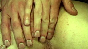 trio con ragazza bionda e brunetta al club swinger con anal e sborra sul culo