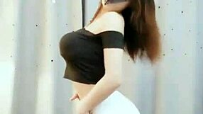女主播熱舞露出駱駝趾誘惑粉絲