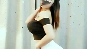 女主播熱舞露出駱駝趾誘惑粉絲