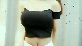 女主播熱舞露出駱駝趾誘惑粉絲