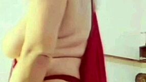 i'm this mature woman with huge tits n big pussy lips feelin so sexy in lingerie