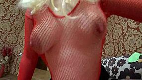 I seduce mature lesbian shaking pregnant milf natural tits nipples