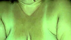 you seeing this gilf bounce on monster cock till she squirts orgasms?