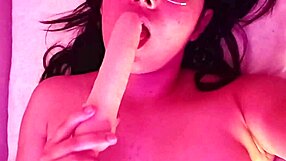 hey, watch this colombian cutie finger her pussy then slam a big dildo for creamy cumshot explosion
