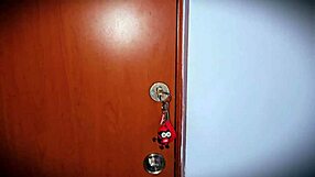 deisyyeraldine sneaks to neighbor's stairs in medellín for dildo squirt show