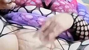 SUBMISSIVE CHUBBY MARY FINGERS FAT PUSSY LEGS SPREAD WIDE!