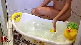 i'm college coed fingering shaved pussy in baby bath tub
