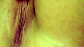 hairy granny gets her pussy licked by hot teen girl 😍👅💦