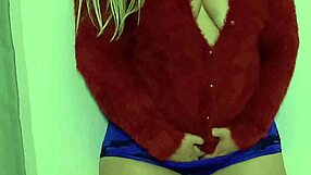 Stepmom Soraya's Huge Juicy Ass Shakes Before Bed Time!