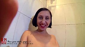 i'm college coed fingering shaved pussy in baby bath tub