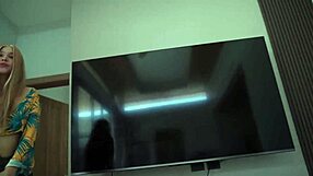 skinny girlfriend's mouth and hands keep working my cock even when i pause her for squirting fun