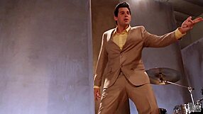 Lexi's leggings hug her ass perfectly while she rides cock