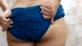 my big boobs girlfriend fingers in bathroom so teasing