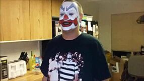 Clown fetish flip flop pizza bagel bites in kitchen masturbation show