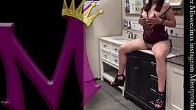 damn that latina's juicy ass bouncing outdoors in public view