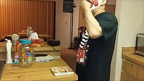 Clown fetish flip flop pizza bagel bites in kitchen masturbation show