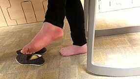 hey, catch these candid hidden feet up close