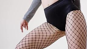 WOW! Fit Model's Tight Ass Begs for Your Hands!