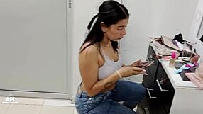 Dude, my stepsis sucks my cock deep for viral revenge vid 😈💦