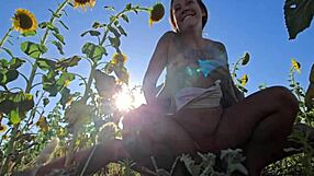 Transando Na Plantação De Girassóis Com Damiana Safada!