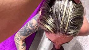 Ele meteu o pau tão fundo no meu cu que meus olhos ficaram vermelhos de tesão... Meu cu molhado sem camisinha delícia de foda gostosa!