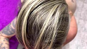 Ele meteu o pau tão fundo no meu cu que meus olhos ficaram vermelhos de tesão... Meu cu molhado sem camisinha delícia de foda gostosa!