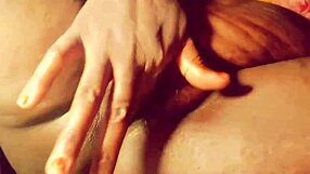 Indian Desibhabhi Housewife Slams Wet Pussy on Monster Brinjal Hard