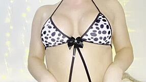 Your favorite Brazilian putinha oils up and talks dirty solo