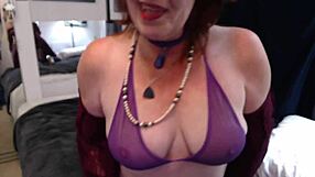 dawnskye1962 smears red lipstick on cig while fingering fat pussy solo retro