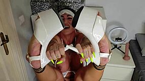 Her Muscular Milf Body Craves Foot Fetish Rimjob Before Squirting Anal Fuck