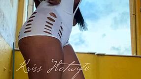 i-i showed my gym friend these new short shorts... big cameltoe showin