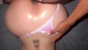 ME COGIENDO A MI CALIENTE HERMANASTRA EN LEGGINGS MIENTRAS HACE FITNESS CON SU HUGE LATINA ASS!