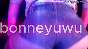 bonneyuwu shakes her petite argentinian teen body in hot twerk dance