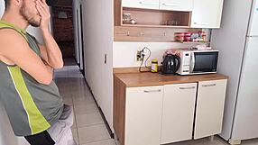 Sexo arriscado com o melhor amigo do corno no banho 😈🔥 Ripped clothes deepthroat monster cock risky bareback!