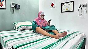 Doctor's secret boyfriend call during duty breaktime